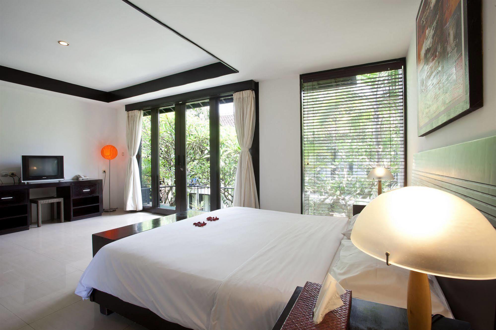 S'Cape Condotel Sanur Екстериор снимка